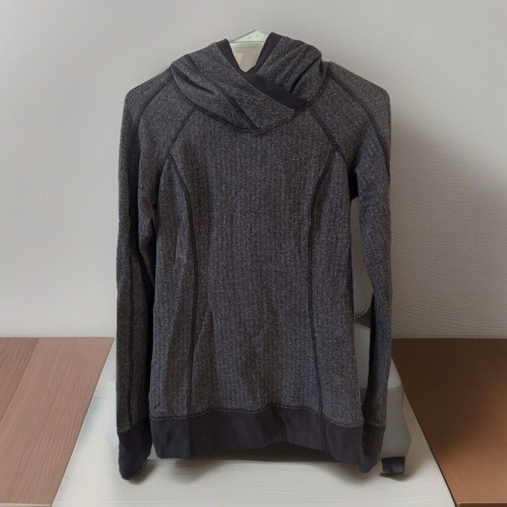 Lululemon Hoodie Women Size 4 Black‎ Heather Hooded Performance Tech Gym Stretch